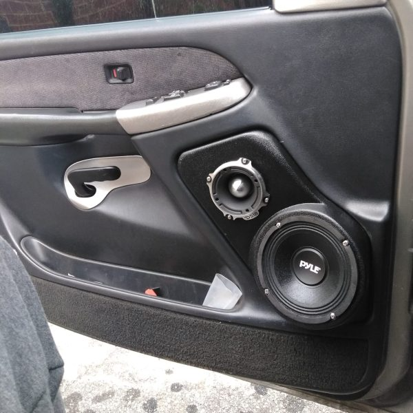 Flangeless Single 6.5″ and Single 3.5″ Speaker Pods for the Front Door of a 00-06 GM Full Size Truck/SUV