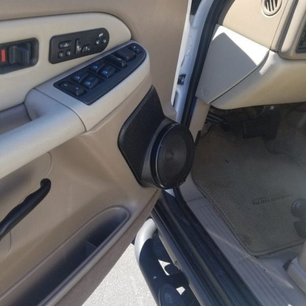 Flangeless Single 6.5″ Speaker Pods for the Front Door of a 00-06 GM Full Size Truck/SUV